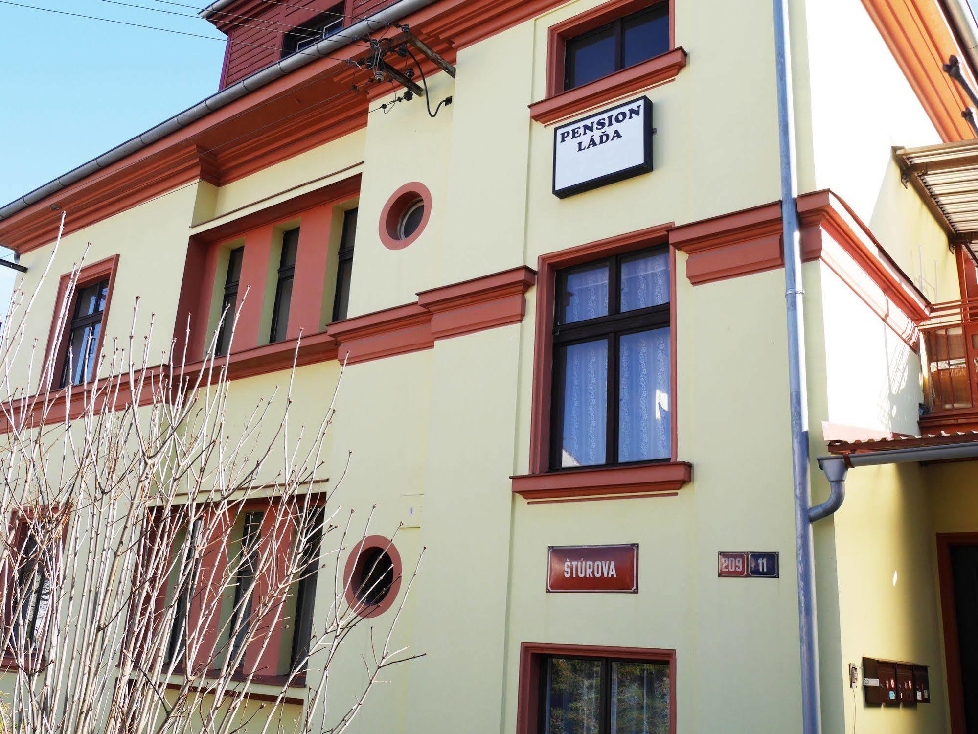 Pension Lada Karlovy Vary Exterior photo